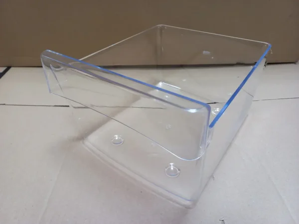 Stalčius daržovėms šaldytuvui SNAIGĖ, RF310, RF270, RF300, RF315, RF360, RF390 modeliams.253x195x305 мм. Holders for household refrigerators, drawers, shelves and other plastic details