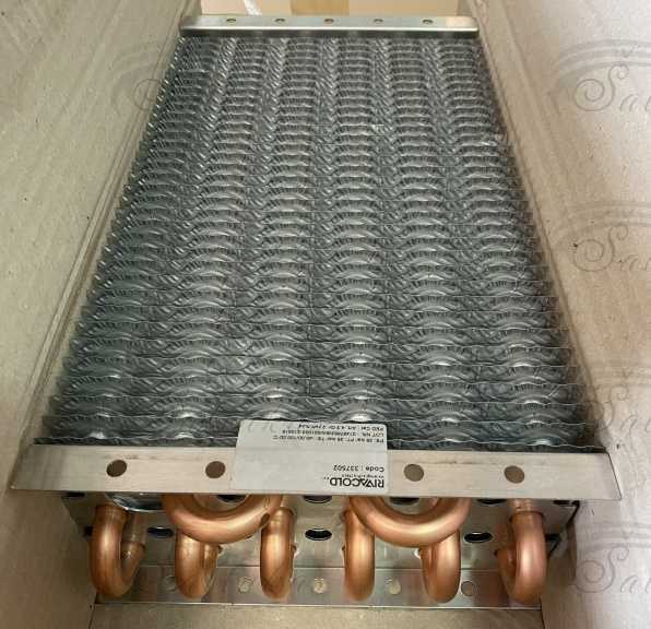 Industrial refrigerator evaporator RIVACOLD 1,57 [m2], R404A,114 [W], 16 tubes, 110 x 210 x 400 Parts of kitchen air conditioner equipment and other equipment for industrial refrigerators