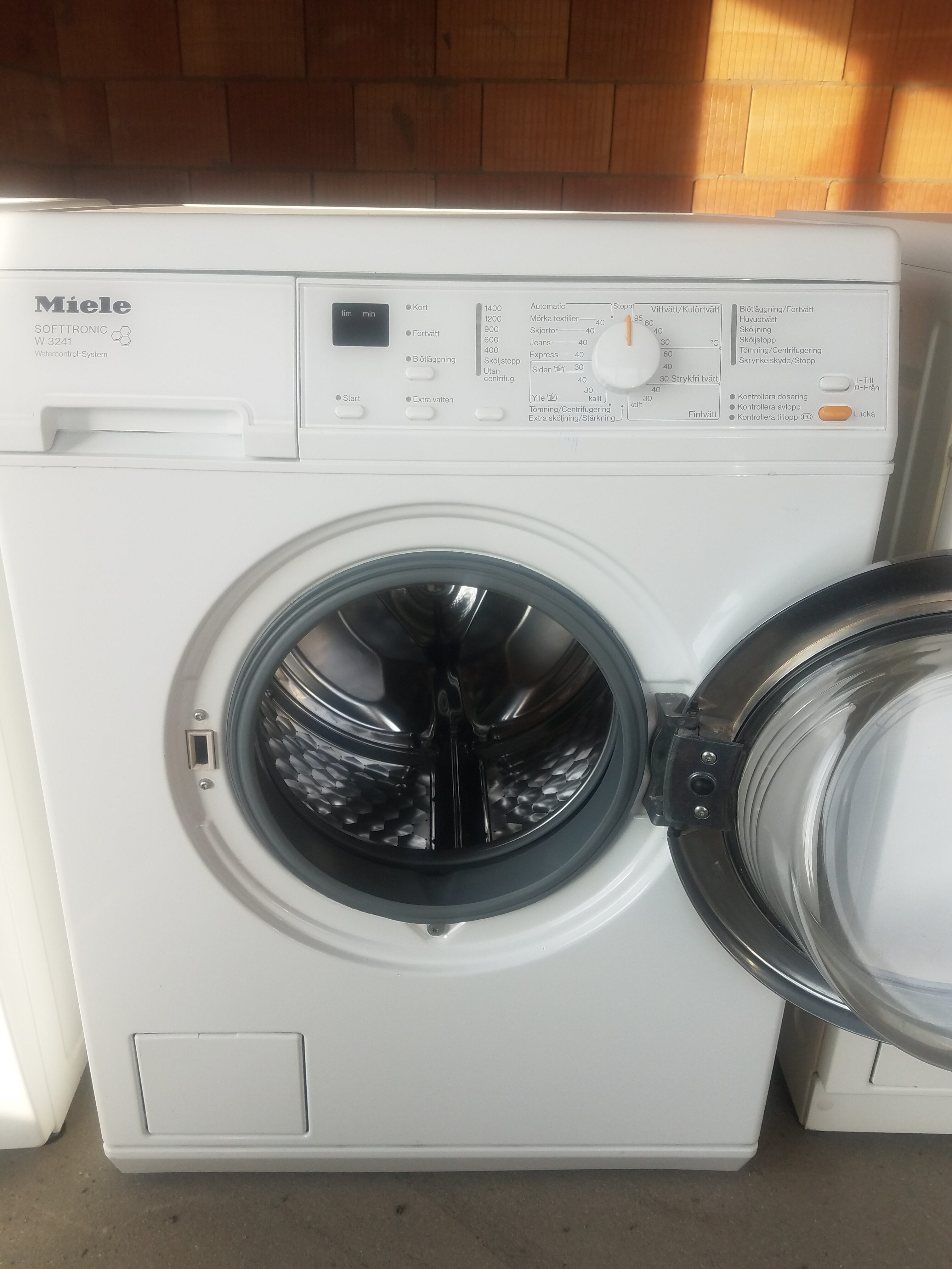 Miele w3241 washing machine Washing machines, dishwashers and dryers