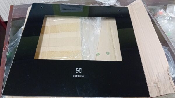 The windshield of the oven ELECTROLUX / AEG. FRONT GLASS,INOX,494X468 Oven door glazing ,hob glassceramic surfaces