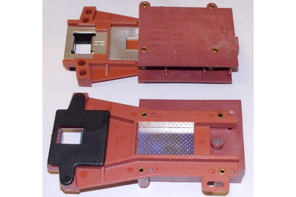 Skalbimo mašinos ARDO, ARISTON, MERLONI, durų užraktas (blokatorius), tipe – ZV455H1, 3 kontaktai, orig. kokybė Skalbimo mašinos ARDO, ARISTON, MERLONI, durų užraktas (blokatorius), tipe – ZV455H1, 3 kontaktai, orig. kokybė Washing machine door locks