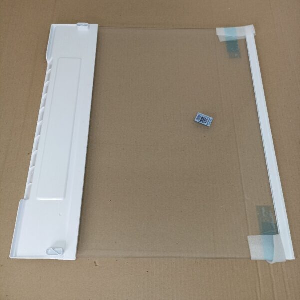 Glass shelf of the refrigerator SAMSUNG with holders (above the vegetable drawer), 475x430mm,orig.