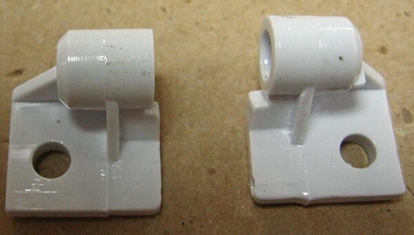 Door hinge brackets in the kit 2pcs CANDY/HOOVER ,90470311+90470329
