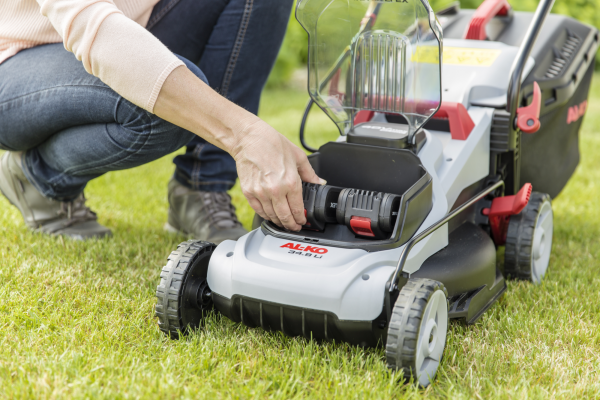 AL-KO EASY FLEX Cordless Lawn mower 34.8 Li, including 2x battery (2.5 Ah) and dual charger - Image 8