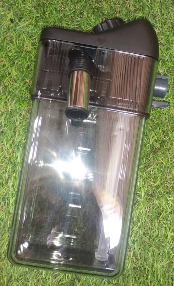 Milk capacity of the DELONGHI coffee machine - Image 4