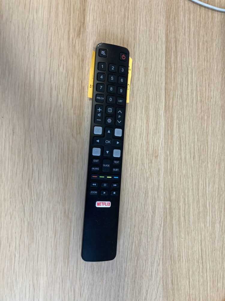 Televizoriaus TLC  pultelis. RCT TCL/THOMSON BLACK 2.25–3V 35MA 3UA Parts of TVs, gate air controls, etc.