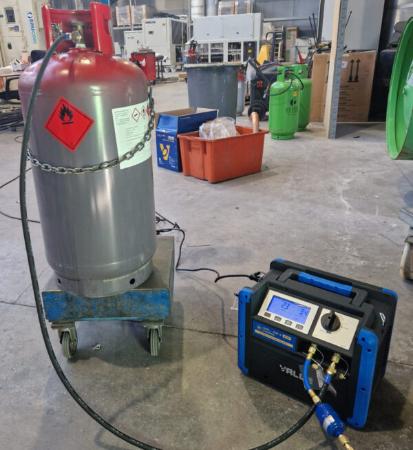 Atsiurbimo stotelė VALUE VRDDF su skaitmeniniu ekranu, degioms A2L, A2, A3 klasės dujoms (R600A, R32, R1234y, R290), 1HP, 0,43-0,54kg/min. (dujų pavidalo),orig. - Image 3