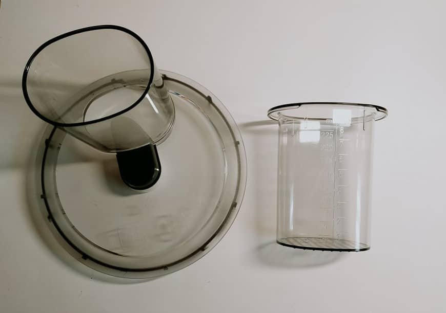 Virtuvinio kombaino BOSCH, SIEMENS smulkinimo/tarkavimo indo dangtelis, su stumtuvu, orig. Parts of blenders, mixers, food processors, slicers, breadcrumbs and other apparatus