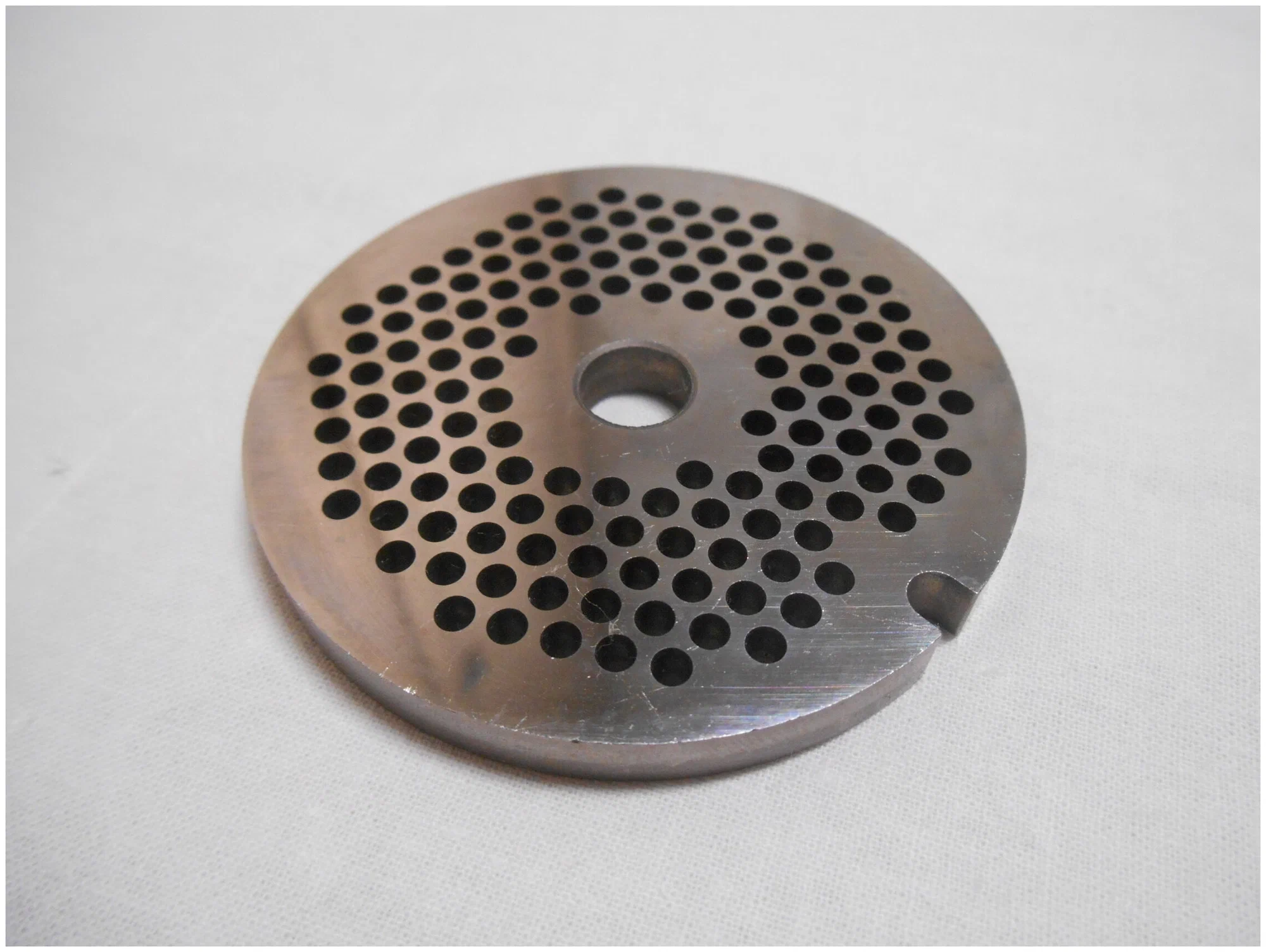 Sietelis (priešpeilis) mėsmalei BOSCH, ZELMER, PHILIPS, PITSOS, REDMOND, NR.5, 2.7mm skylutės, išorė Ø53,5mm, centrinė skylė Ø8mm Parts of the meat grinder