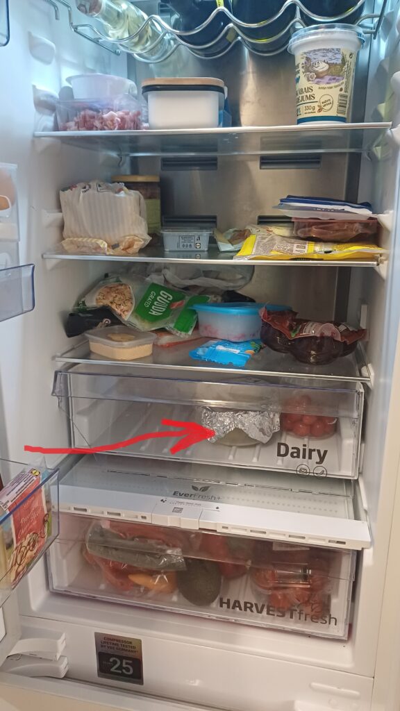 Šaldytuvo BEKO/GRUNDIG/ARCELIK viršutinio stalčiaus panelė. BioFresh Rail Front Beko Printed ARC1155 Holders for household refrigerators, drawers, shelves and other plastic details